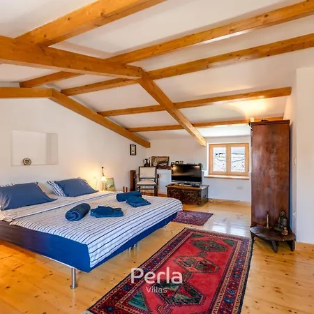 Holiday home Charming House Lillian Near Medulin And Beautiful Liznjan